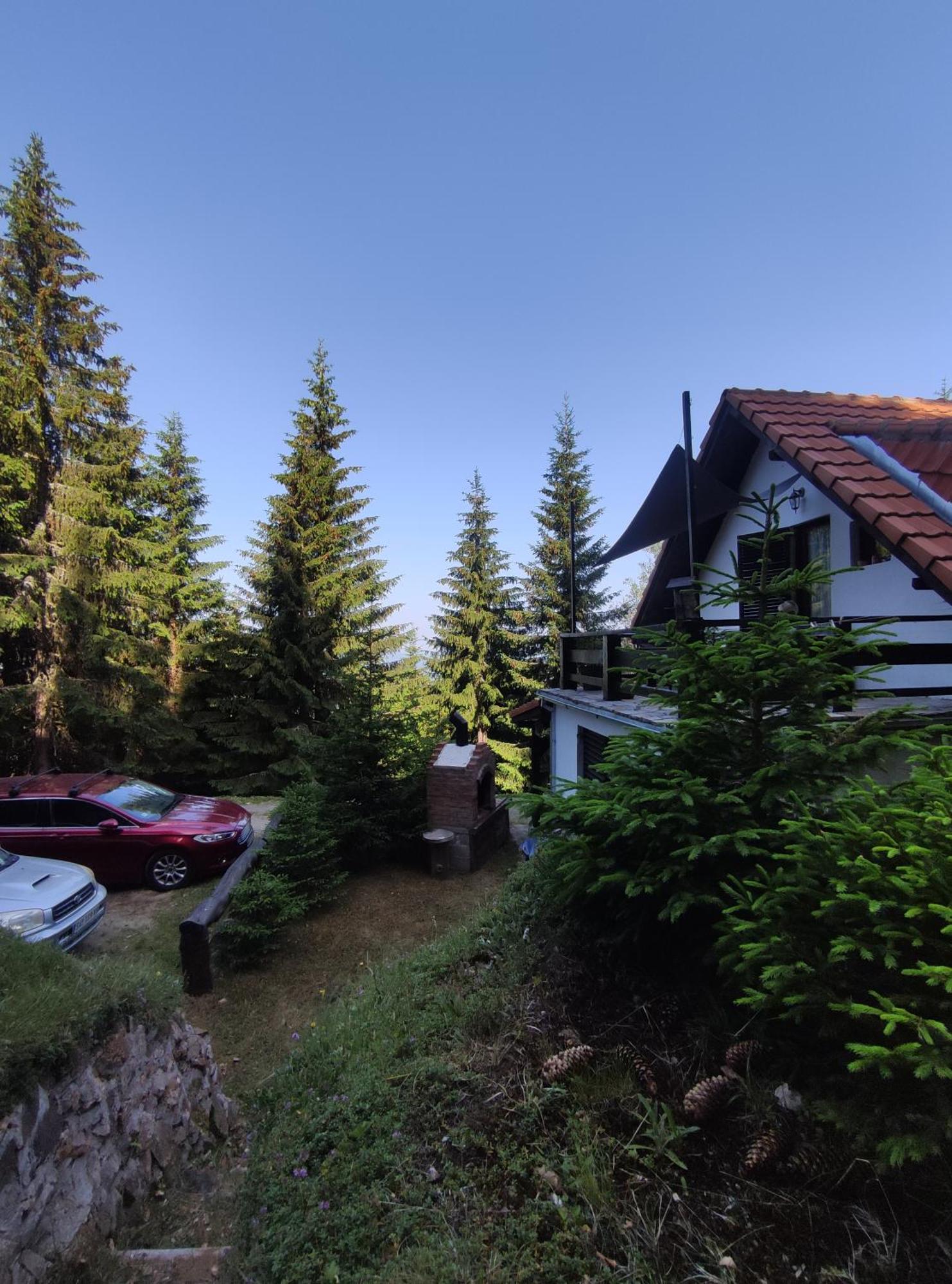 Uki & Sofi Mountain House Hotell Kopaonik Exteriör bild