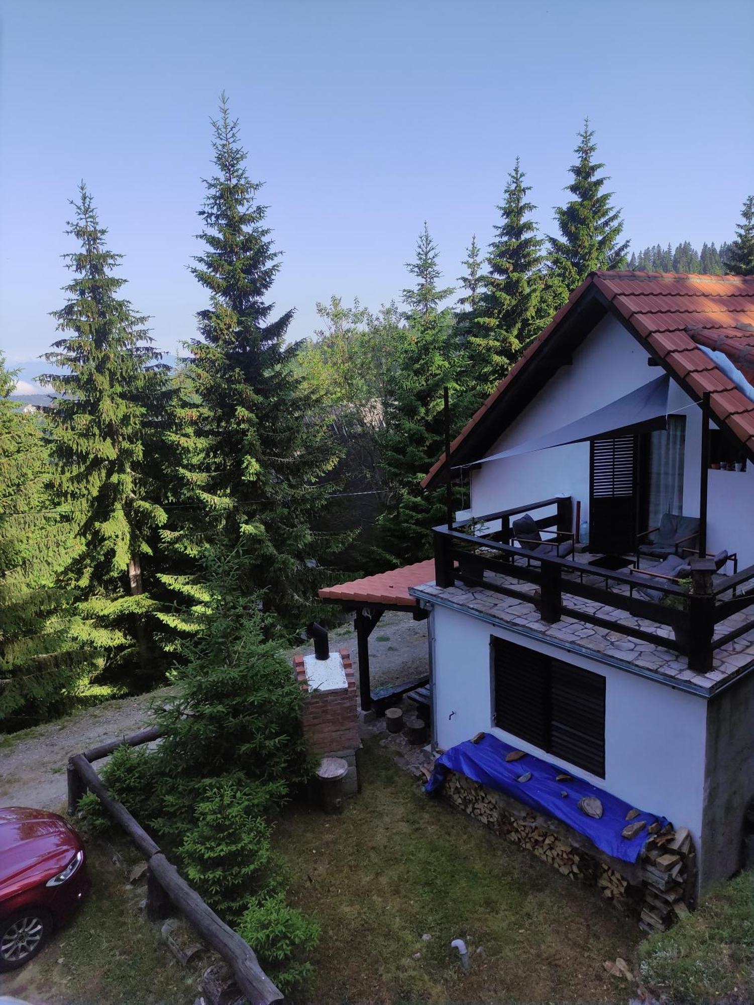Uki & Sofi Mountain House Hotell Kopaonik Exteriör bild