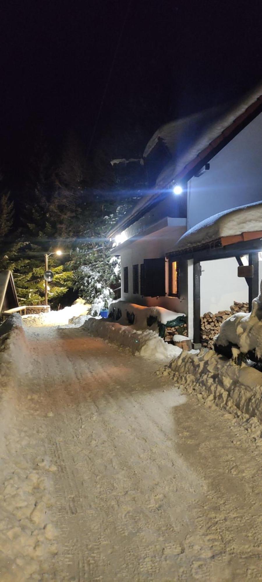 Uki & Sofi Mountain House Hotell Kopaonik Exteriör bild